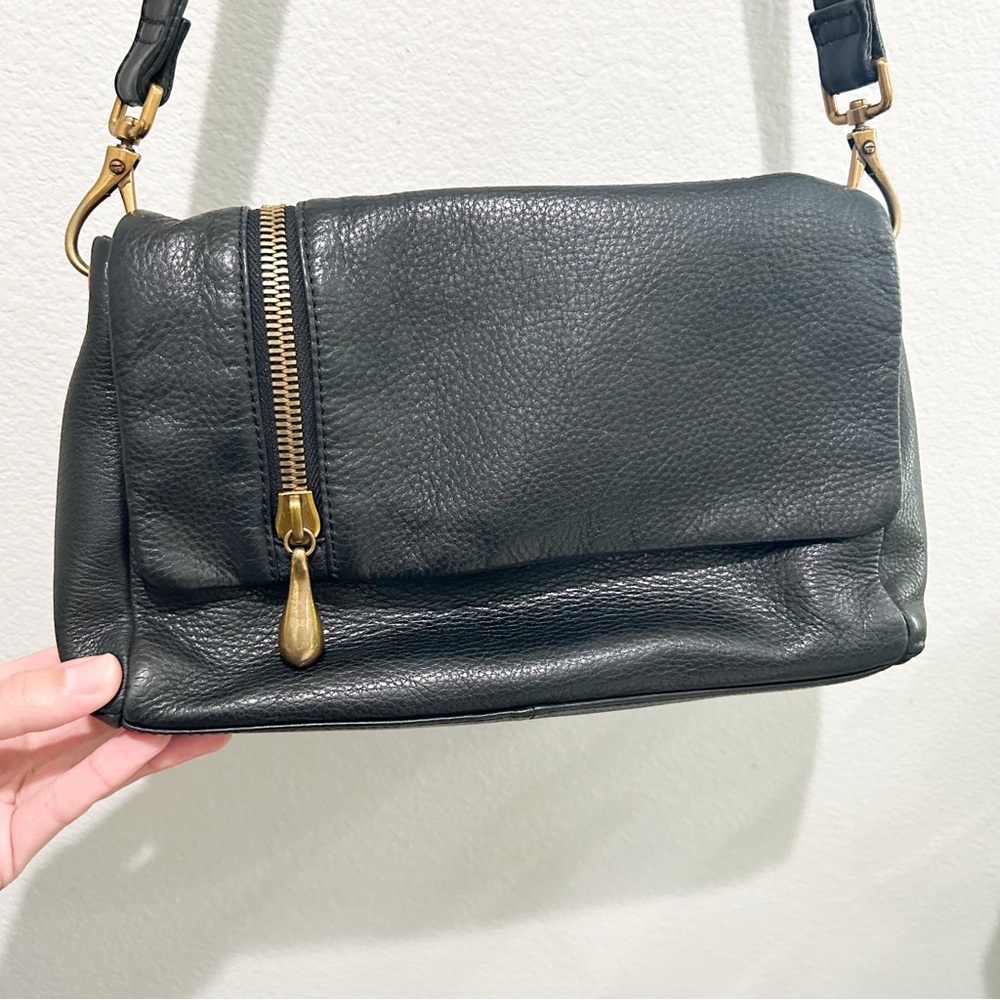 Hobo leather black shoulder bag gold zipper accents